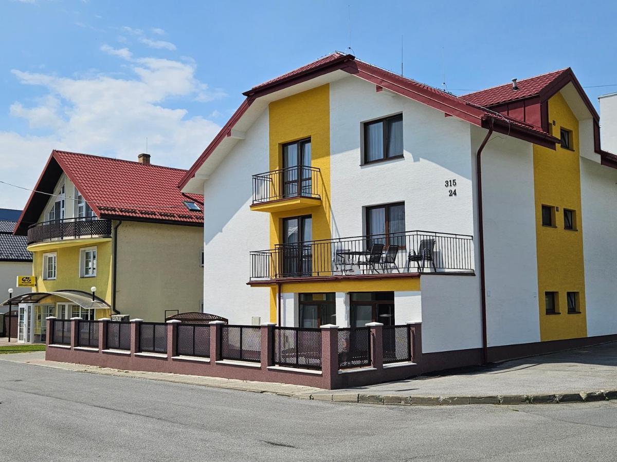 Comenius Apartments - Apartmany Na Rohu Svidnik Buitenkant foto